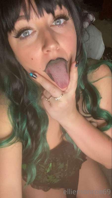 ellie_monroe69 image #1