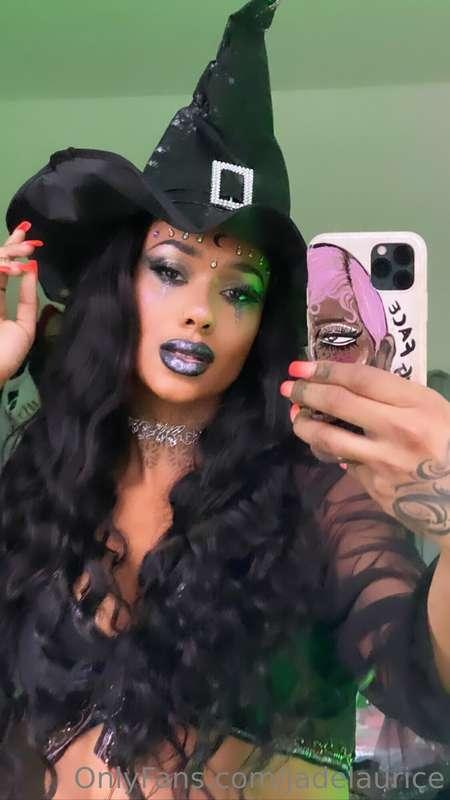 Your bad witch 🧙🏽‍♀️ 🖤😜