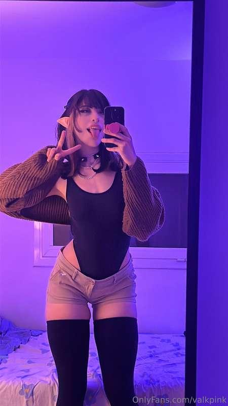 Your elf gf is ready for you to take her 🥰🌸💖 What do you thi..