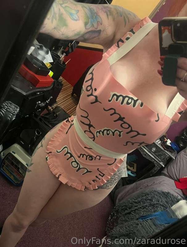 Excuse the mess in the background (in the middle of putting ..