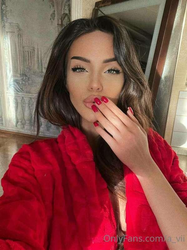 This mouth is sending for you kisses 😘 but it can do somethi..
