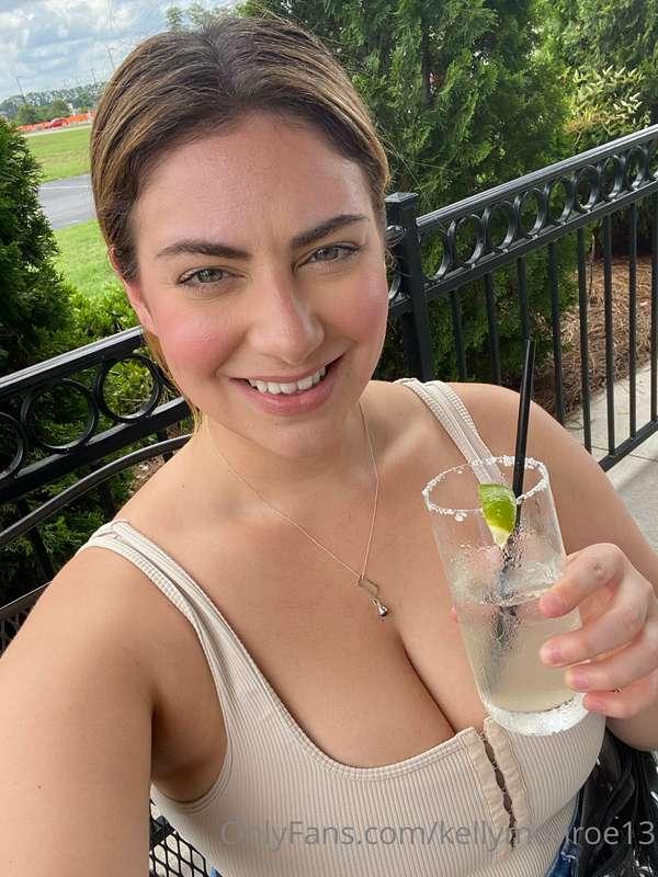 kellymonroeofficial image #0