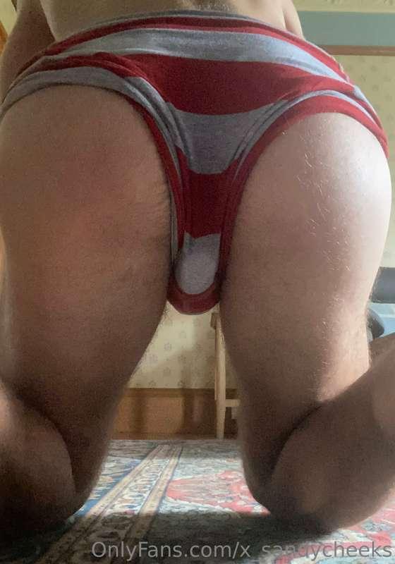What kind of bum pics would you like more of?