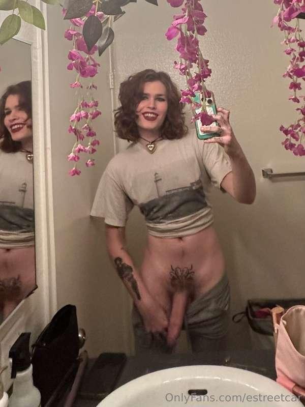 hung girl alert!