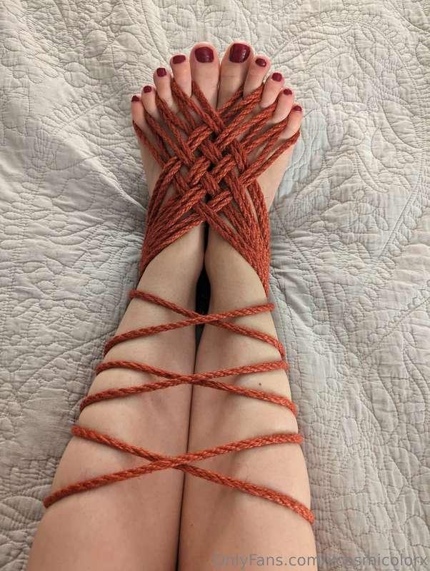 Shibari Self Tie - Variation of a Mermaid Tie 

This was so ..