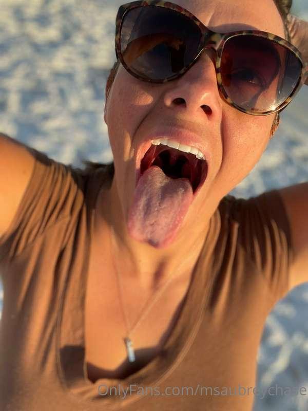 beach brat. 🥥🥥