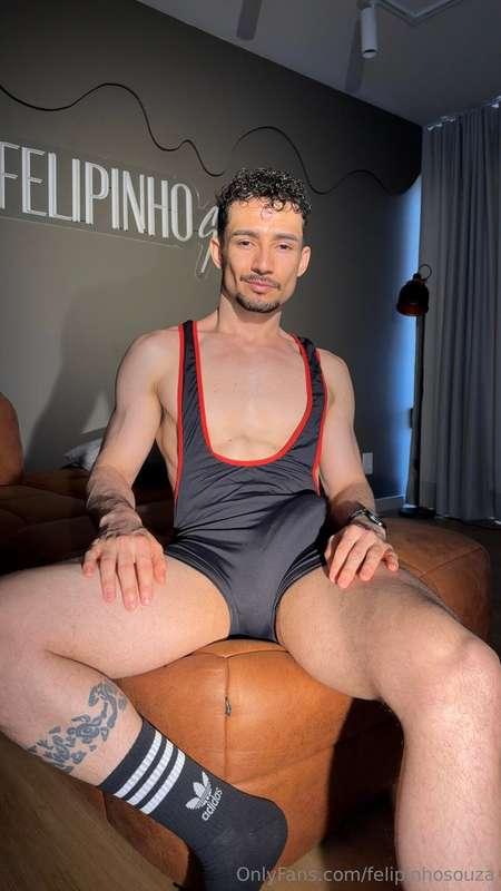🍑 or 🍆?