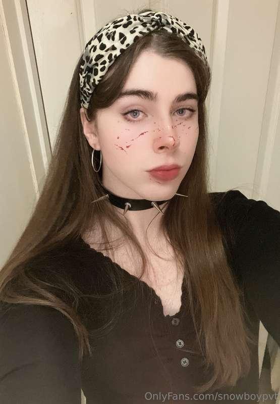 The spooky eve is almost here and mommy is getting in the mo..