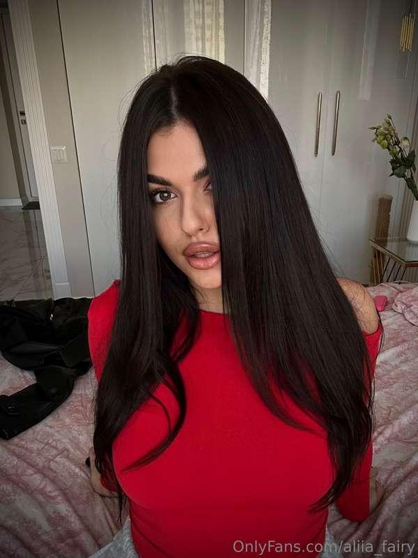 🔥 I've just fallen in love with the colour red lately! 💋 It ..