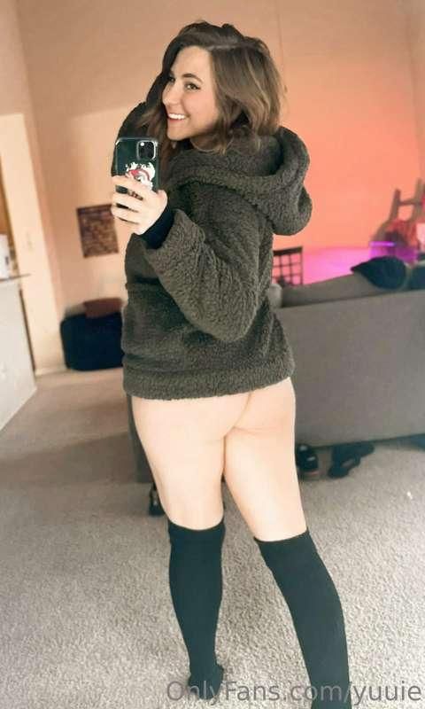 Its cold so i busted out the big jacket how does it look 😋