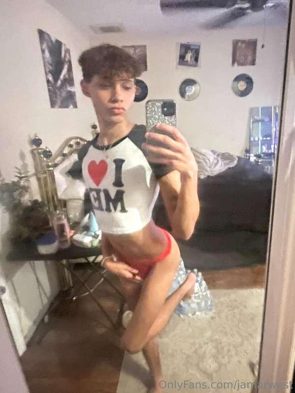 Should i start going live on here again 🫣 & what day / time ..