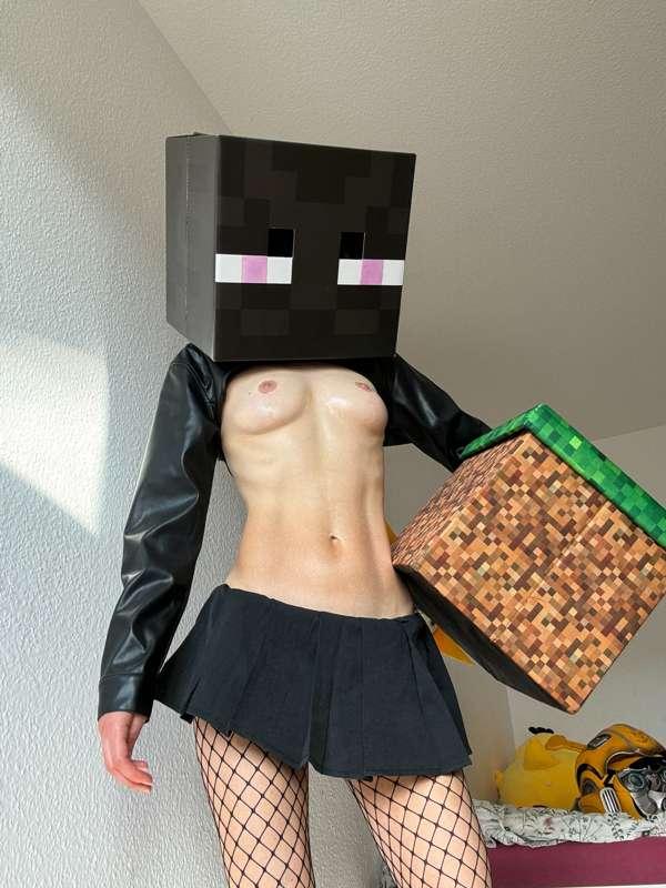 Shaved & oiled up Enderman