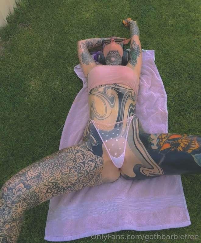 When the sun shines we gotta make the most of it 😍 nudes on ..