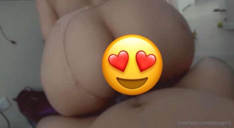 Love the way my pussy glides on his 🍆💦 🥰🥰🥰