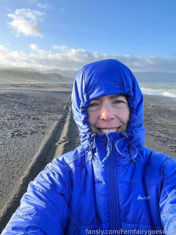 A few hours ago for sunrise at the ocean. And a photo to show how freezing cold it actually was! 

#outdoors #curvy #artistic #mature #milf #hairy #nudist #naturist #fyp