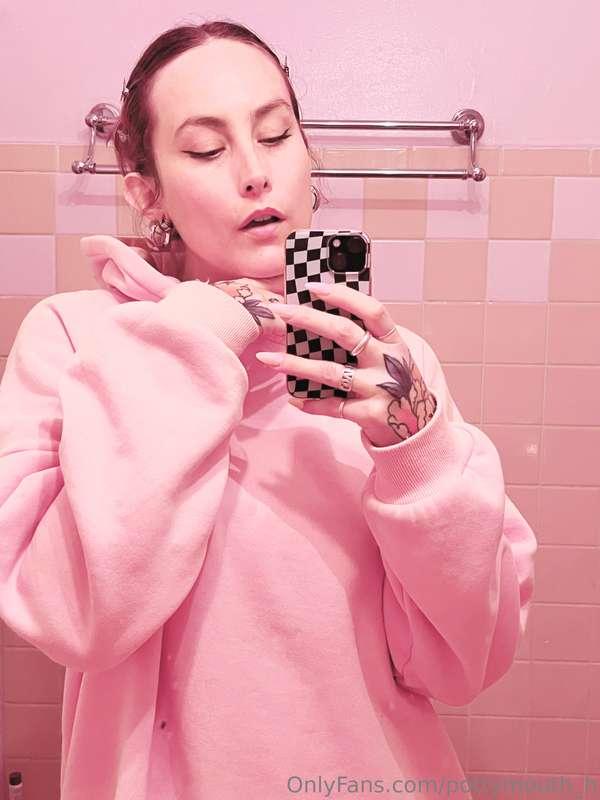 🩷 in my pink era, obviously. 🩷