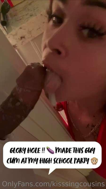 GLORY HOLE !! ⭕️🍆I went to a college party last night and tr..