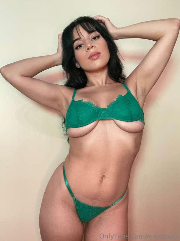 I need to wear more green 🍀