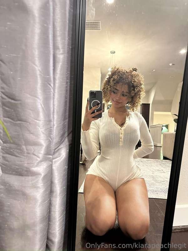 Thick thighs Save lives 😘