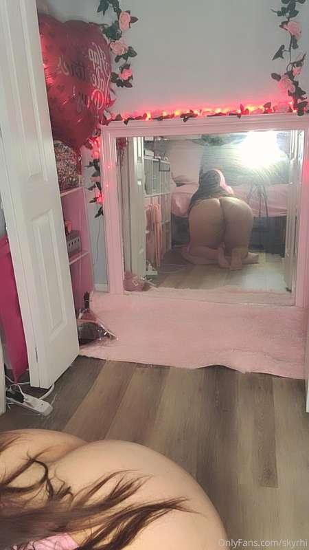 Whose ready for Friday? I'll be sending out a hot video of m..