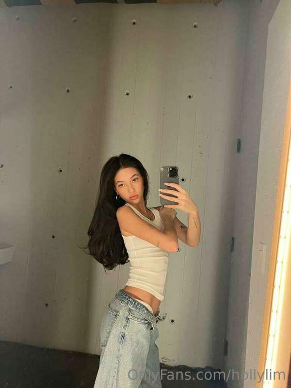 mirror selfies are a must 🪞