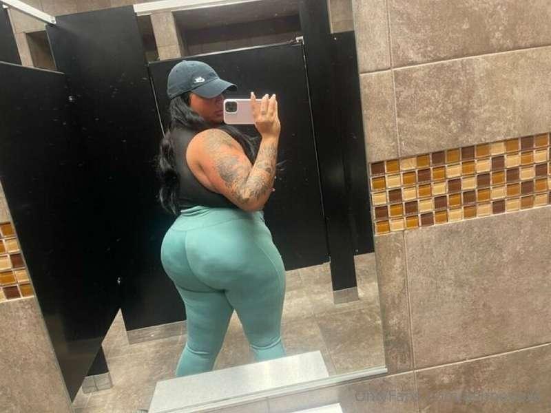 Getting a good workout in is a must for me! 🥵 But riding dic..