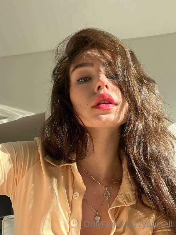 Show me how you caress your dick on my photo! Is he very har..