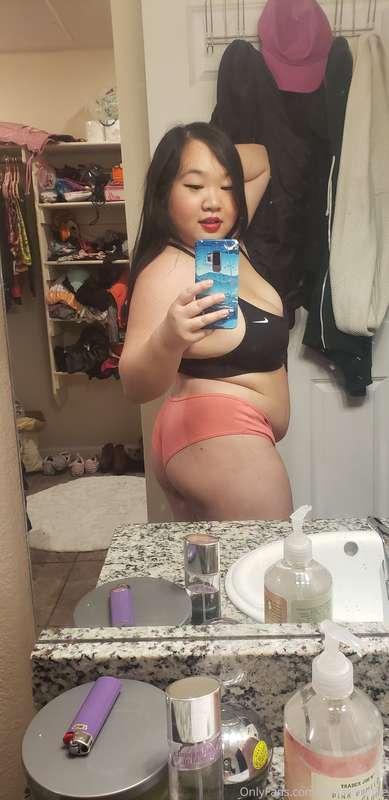 Too thicc for my own good 😝😏