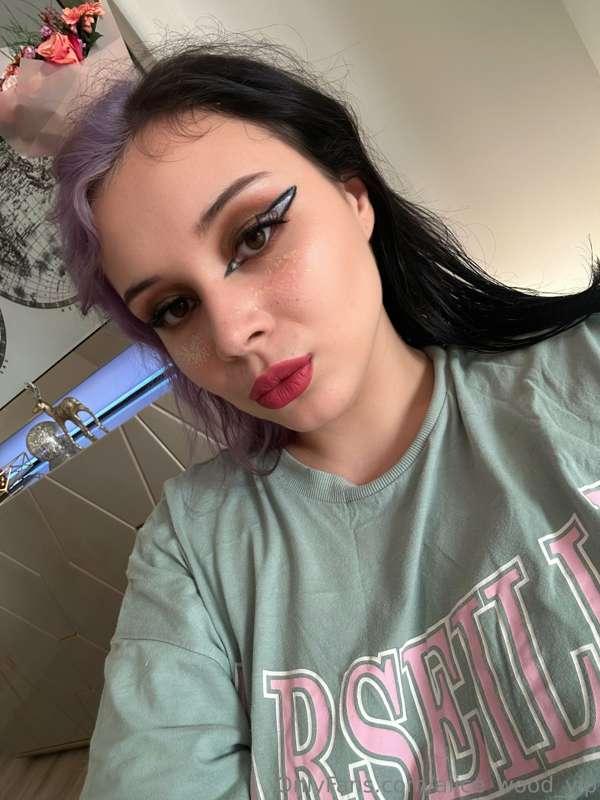 **I crave your hard cock, I want you to wipe off my makeup, ..