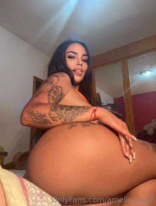Hi 😍 I wonder how many times I can make you cum today 🥰