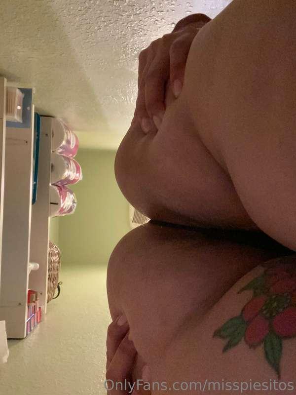 misspiesitos image #3