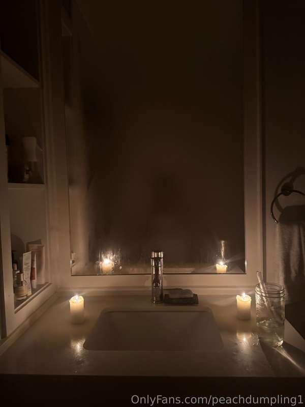 I loveee night showers. I like to make it a whole vibe w can..