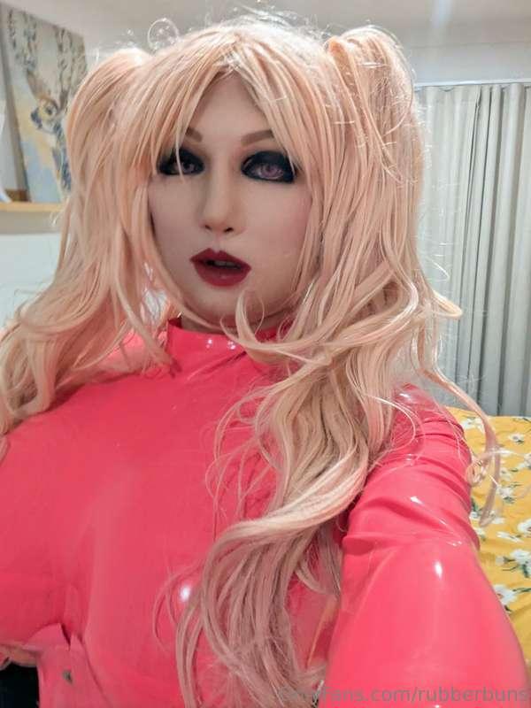 Still cant believe the mask looks so real...and that i can m..