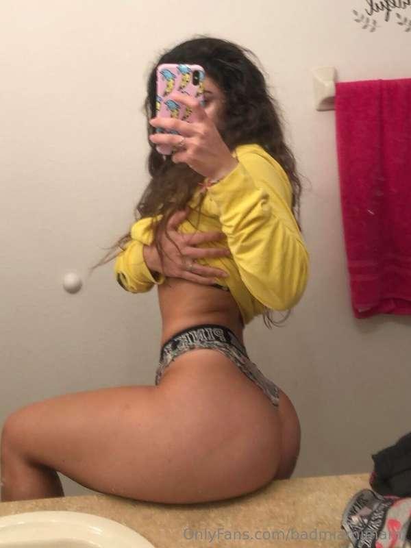 OMG did i just post a pic from when i was 18?! 🙀 i’ve never ..