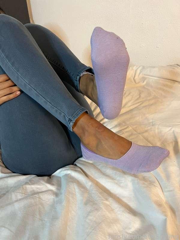 Photo Pack #10 😈
I know exactly what you like 😉😜🔥
(From my OnlyFans account 💙)
#socks #feet #shoes #sneakers #nylons #sockjob #footjob #shoejob
