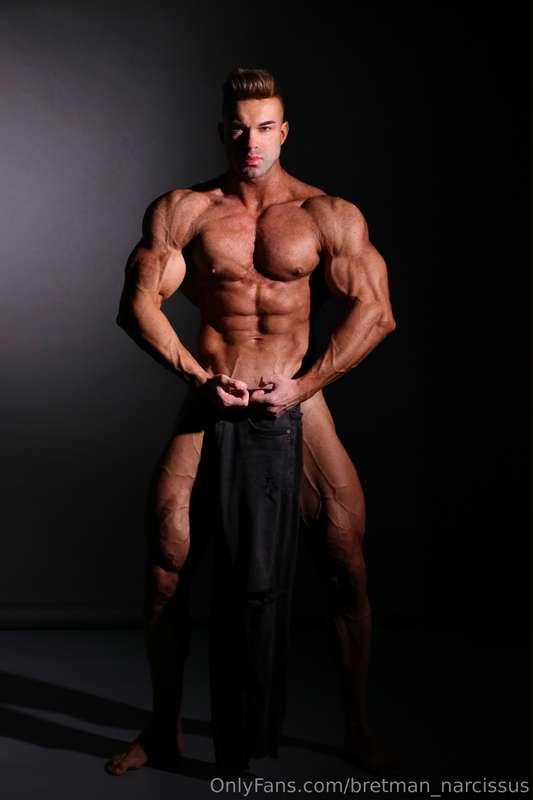 Muscular male😈