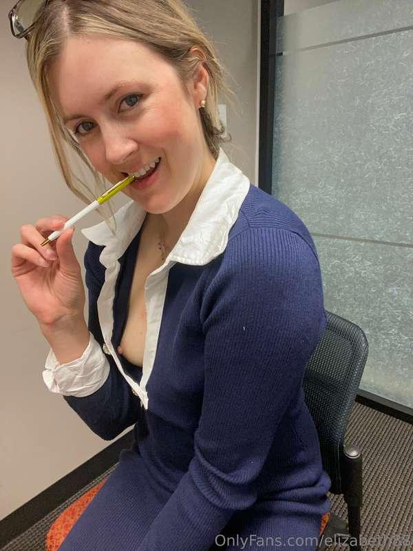 I know im your favourite coworker