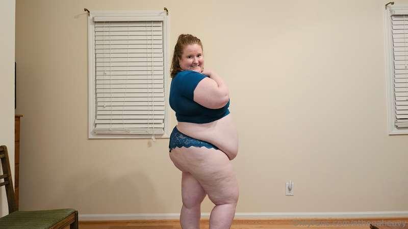 Damn... I'm loving the way my body looks nowadays! My belly ..