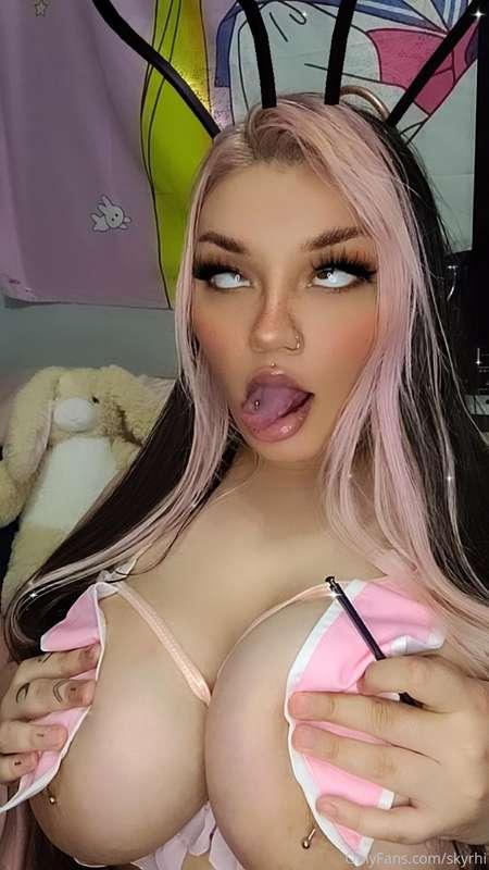 Forever trying to perfect my Ahegao face 🥴🤪
