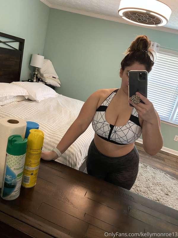 kellymonroeofficial image #1