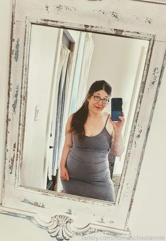 Getting ready for a road trip! Where is Annie going? 🙂

#dress #cleavage #milf #mirrorselfie
#pawg #glasses