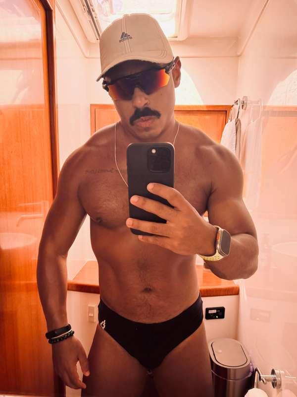 Speedo + boat = trouble. Drop a 🔥 if you’d risk it. 🌊😈