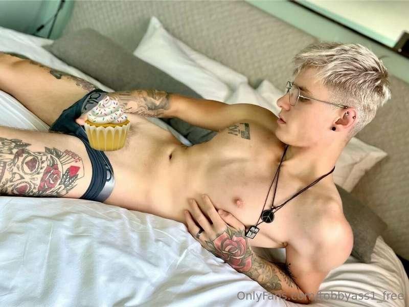 Happy Humpday Morning baby 🥰 I decided to have my page 50%OF..