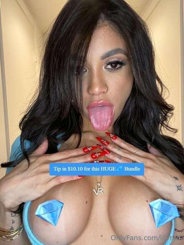 Wanna see ***The Squirt Queen***👑 make a big ass mess😘💦