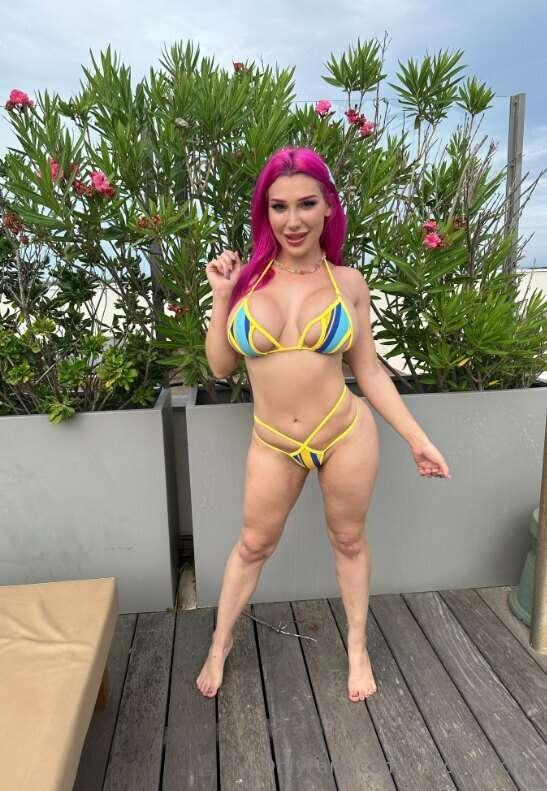 How hard are you getting with this bikini? 💖