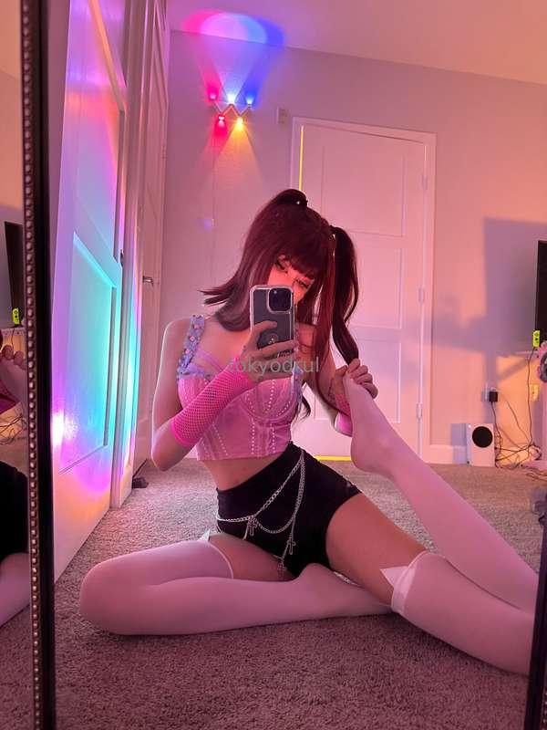 do u like how flexible i am? 😉