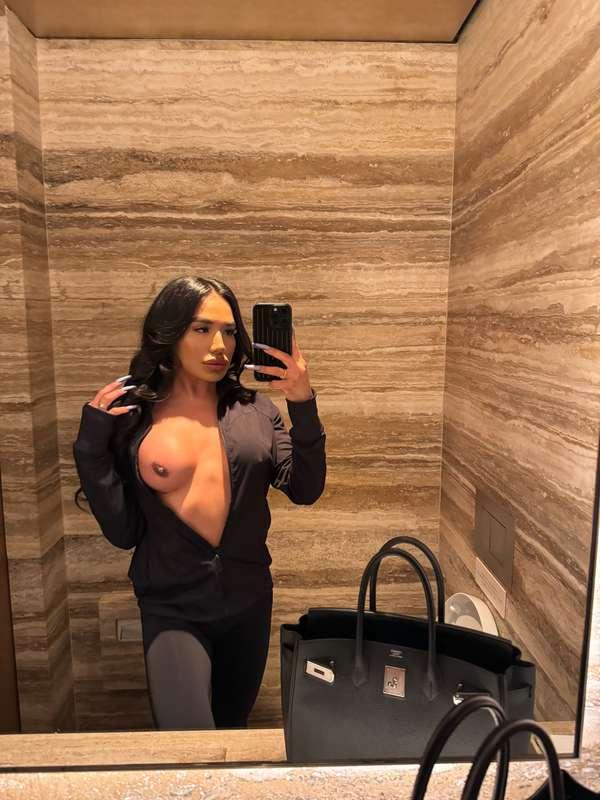 Peek a boo 😏