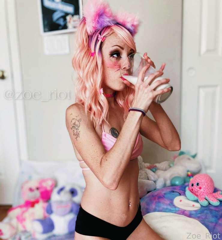 zoe_riot image #39