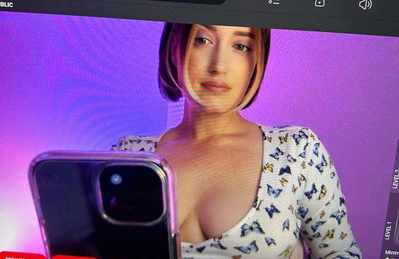 Mommy loves it when you send her pictures 😍 But remember, go..