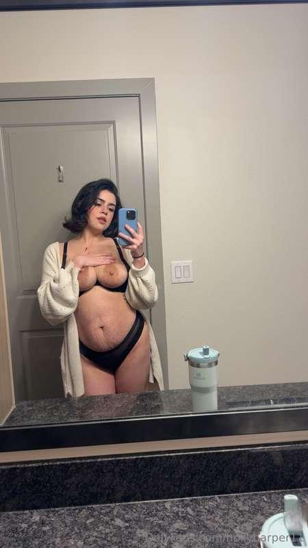 hollyharper11 image #0
